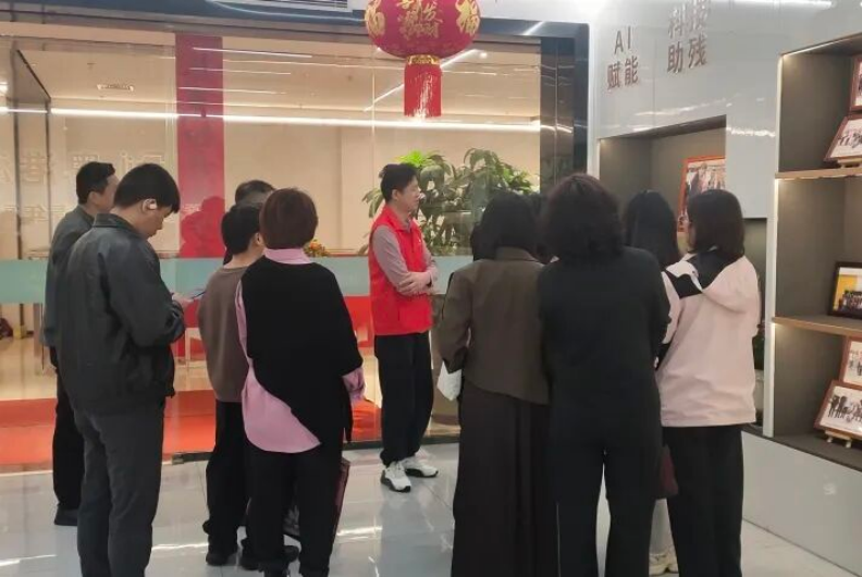 传承雷锋精神 · 共建和谐家园——星爸星妈教育科技（深圳）有限公司党日活动回顾图片12